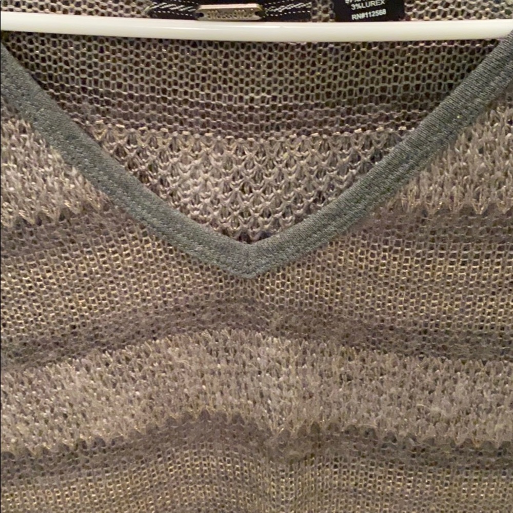 Top - Picture 2 of 3